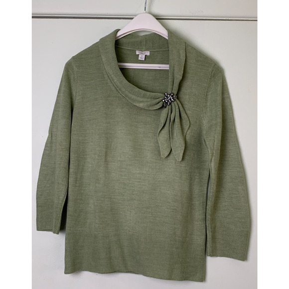 APT 9 WOMEN’S SWEATER LIGHTWEIGHT SZ M LIGHT GREEN WITH JEWELED PIN - Picture 1 of 16